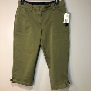 Napa Valley Garden Green Comfort Waistband Hidden Elastic Capri Pants